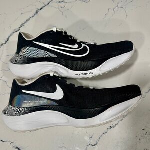 Nike Women’s Zoom Fly 5 Premium Carbon Plate Running Shoes